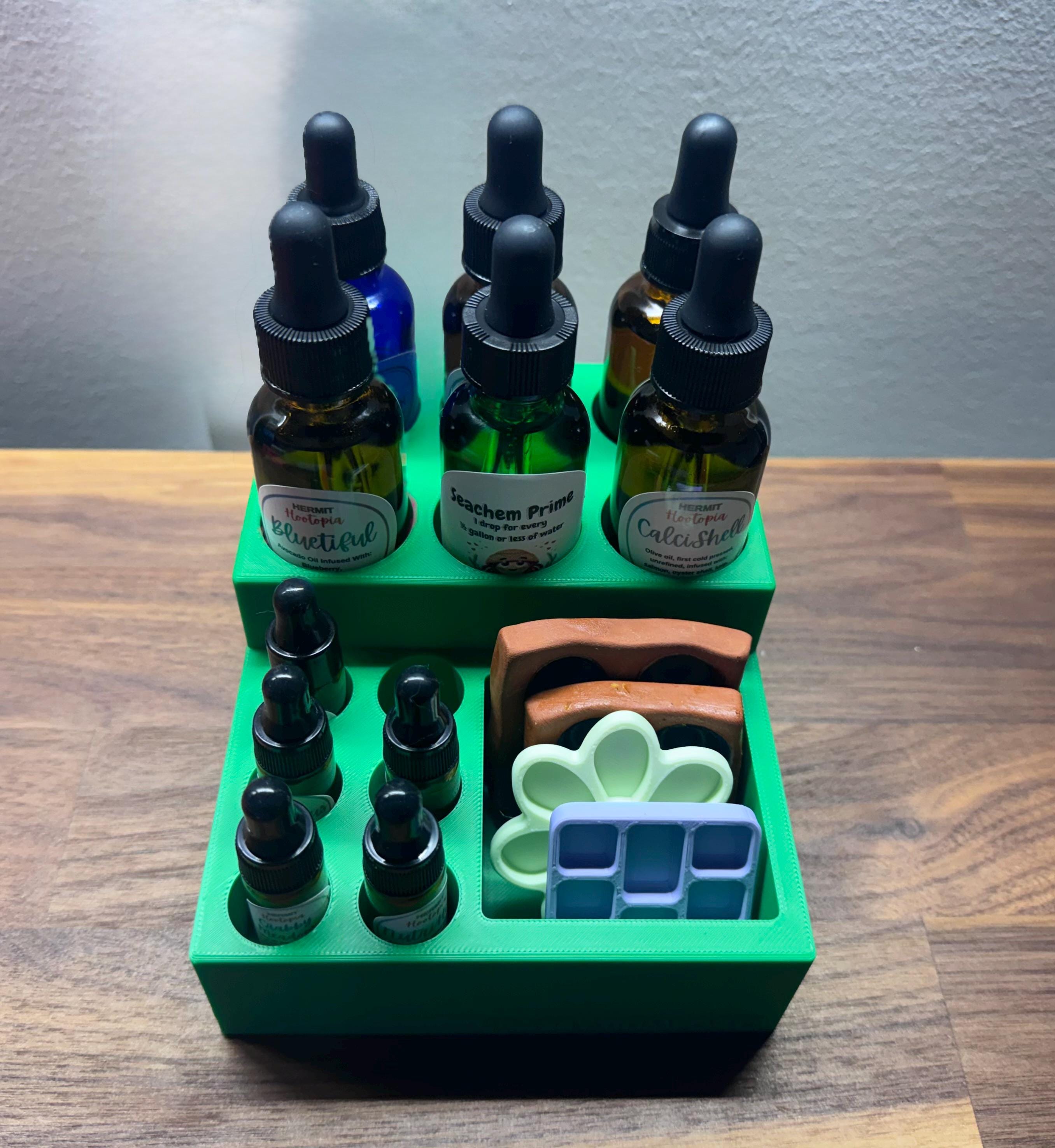 3D Printed Hermit Crab Oil Bottle Organizer | Crabby Comforts